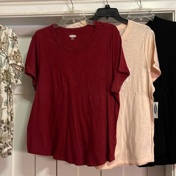 5 Old Navy shirts - 2 new with tags & 3 without tags - Picture 3 of 7